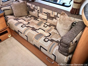 lunar-delta-ti-interior001