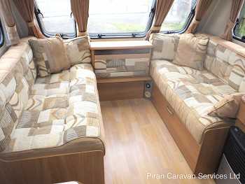 swift-challenger-560-interior001