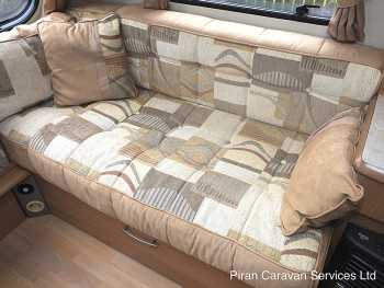 swift-challenger-560-interior004