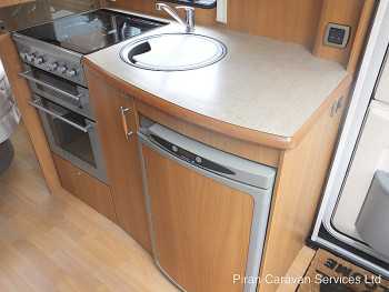 swift-challenger-560-interior010