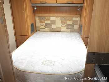 swift-challenger-560-interior025