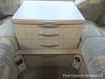 abbey-gts-215-interior004
