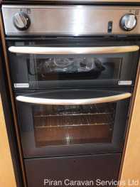 bailey-pageant-burgundy-int012