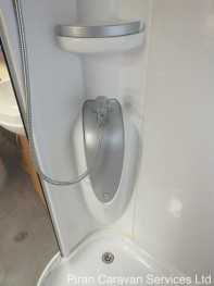 swift-challenger-480-int003