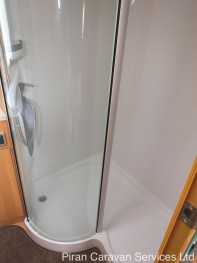 swift-challenger-480-int004