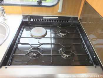 swift-challenger-480-int010