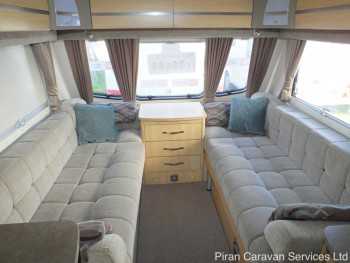 coachman-pastiche-interior001