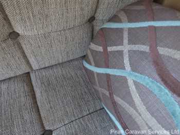 coachman-pastiche-interior003
