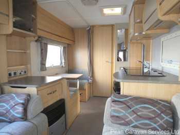 coachman-pastiche-interior004