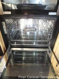 coachman-pastiche-interior015