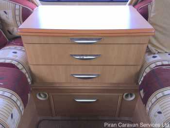 swift-challenger-2004-interior003