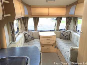 coachman-amara-interior