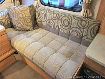 swift-challenger-580-interior002