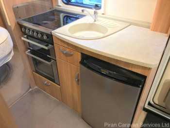 swift-challenger-580-interior006