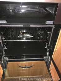 swift-challenger-580-interior012