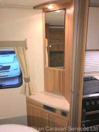 swift-challenger-580-interior014
