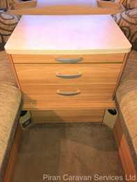 swift-challenger-580-interior020