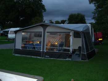 lunar-quasar-525-awning-3