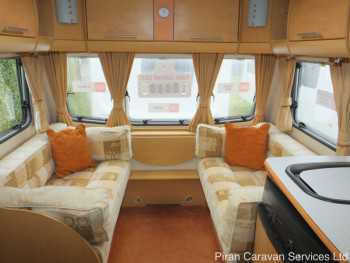 bailey-pageant-burgundy-int