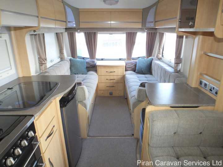 coachman-pastiche-interior