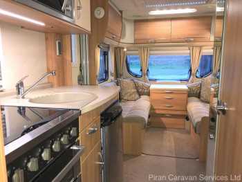 swift-challenger-580-interior015