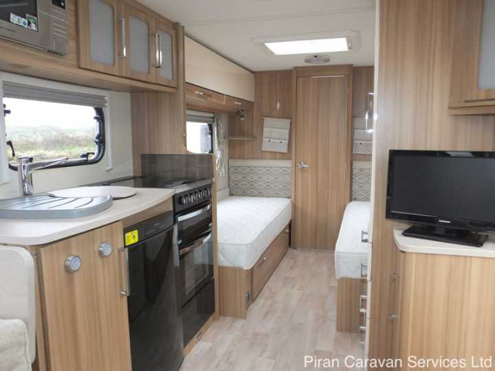 lunar-clubman-sb-int023